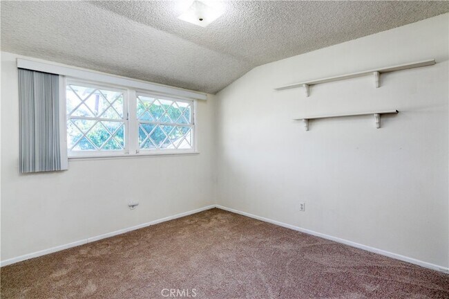 Building Photo - 11543 Swinton Ave