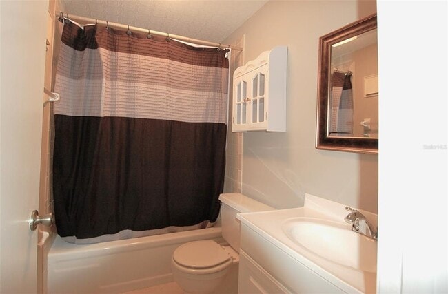 Building Photo - 3300 Fox Chase Cir