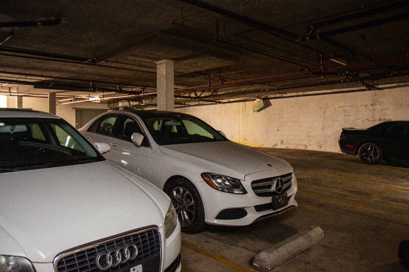 Building Photo - 627 N Sweetzer Ave