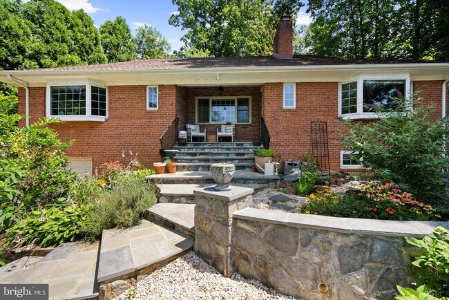 Building Photo - 5201 Brookeway Dr