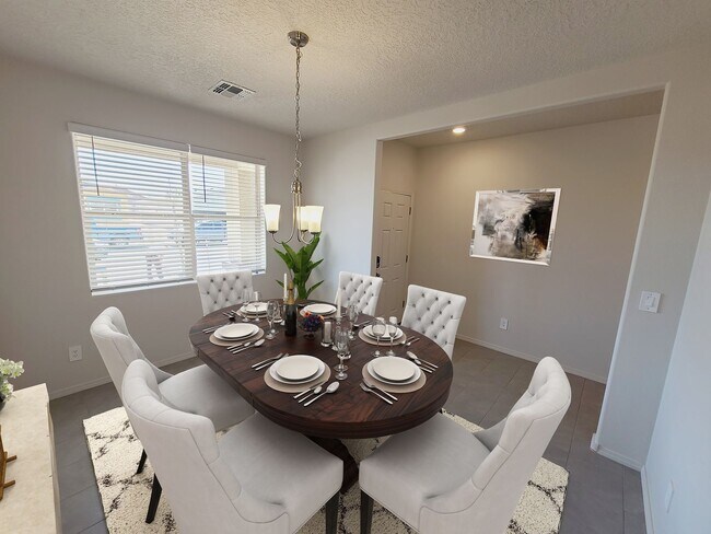 Building Photo - 3 bed 2 bath Energy Efficient Home!