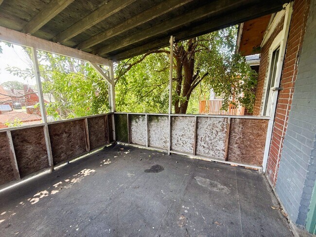 Building Photo - 2nd Floor Unit for Rent