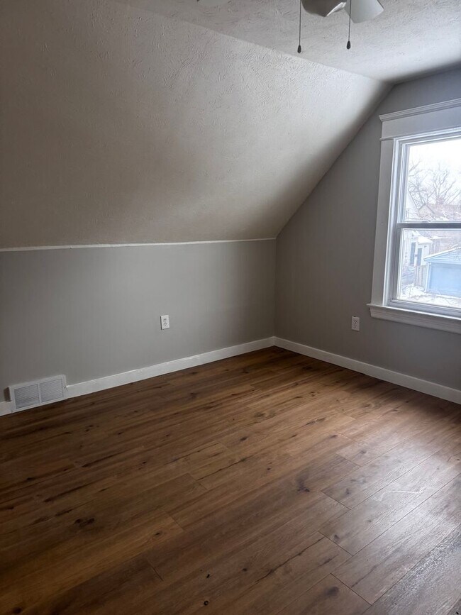 Building Photo - 3811 E 50th St