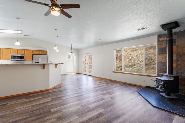 Building Photo - Durango 5 Bed 3 Bath Rental Home