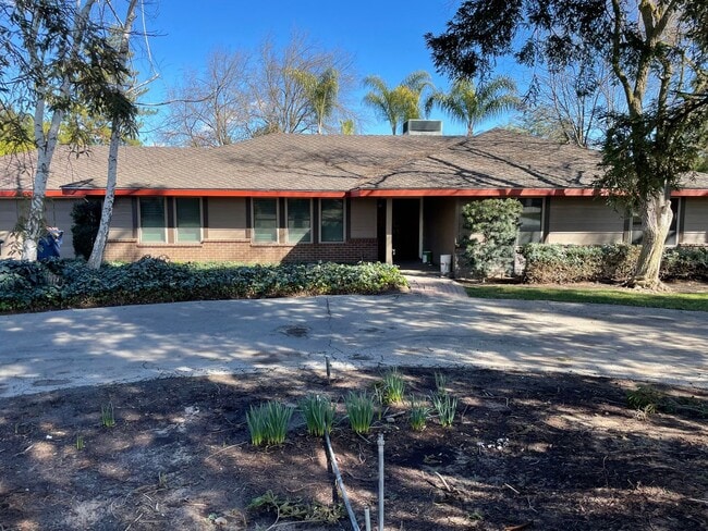 Building Photo - Atwater County Living