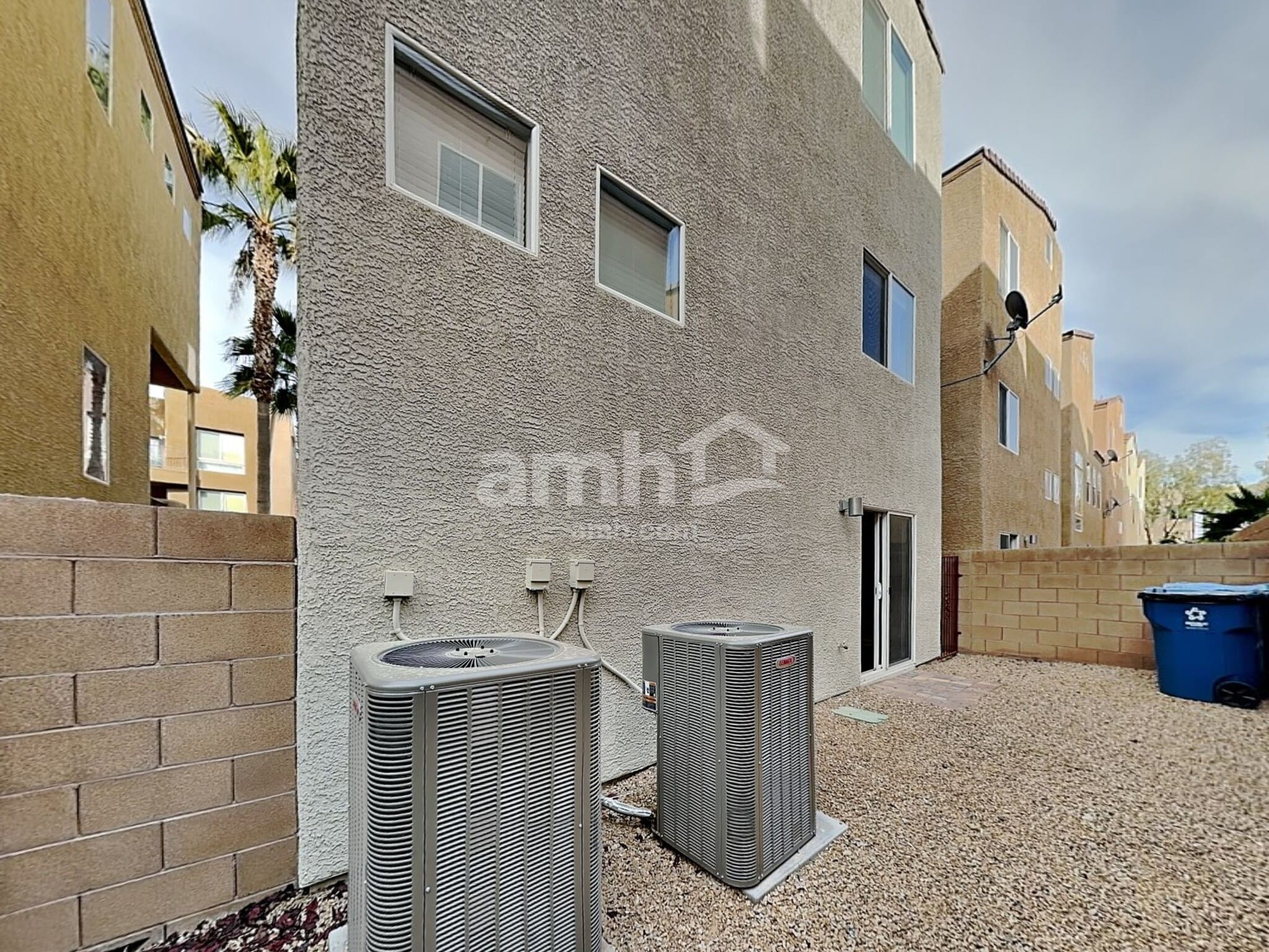 Building Photo - 9347 Brigham Ave