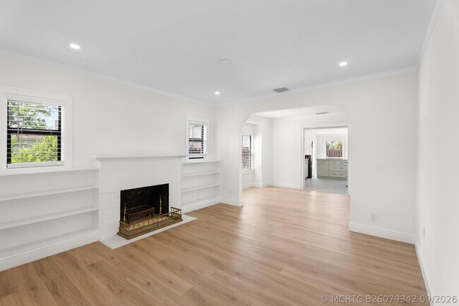 Building Photo - 517 55th St