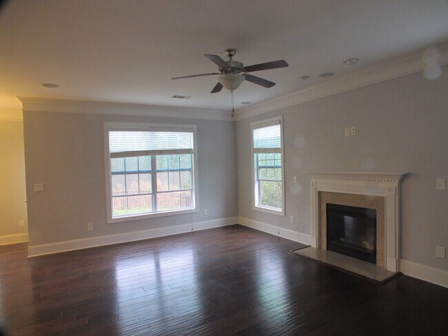 Building Photo - Beautiful move-in ready located in the Mil...