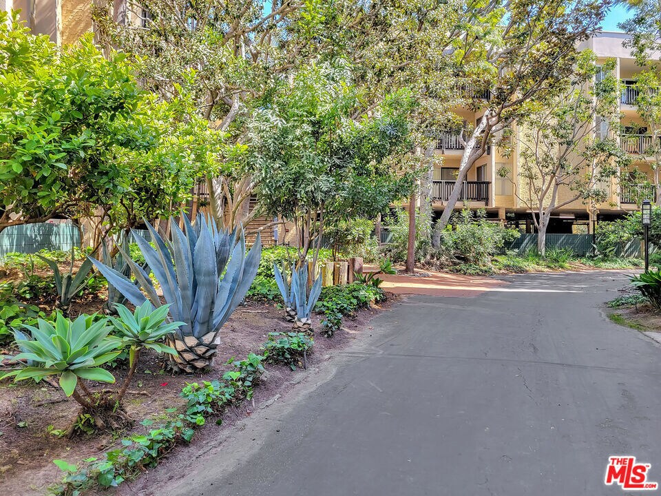 Building Photo - 3113 Raintree Cir