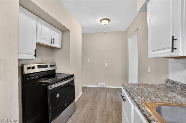 Building Photo - 17208 Lipton Ave