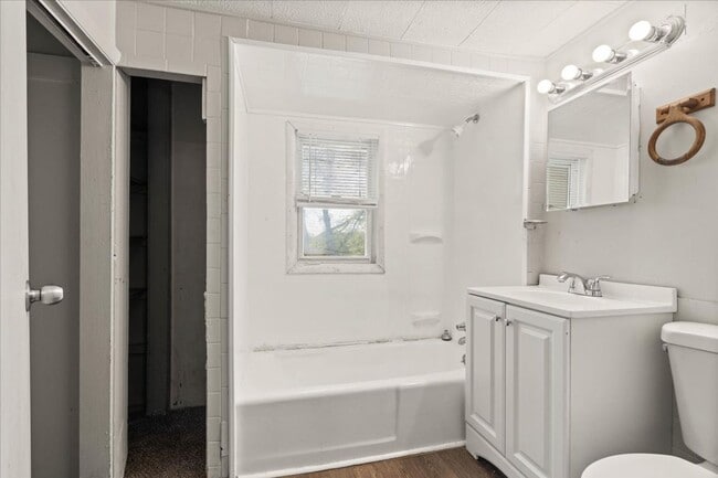 Building Photo - 3 bedroom house for rent