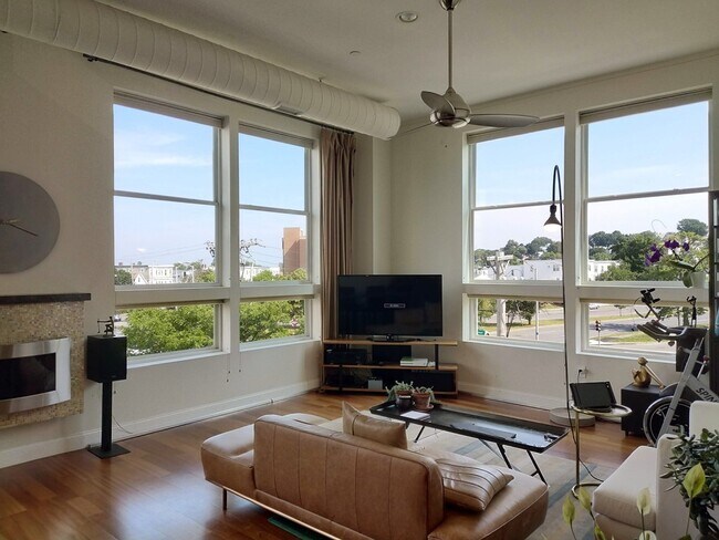 Building Photo - 10 Ocean Ave