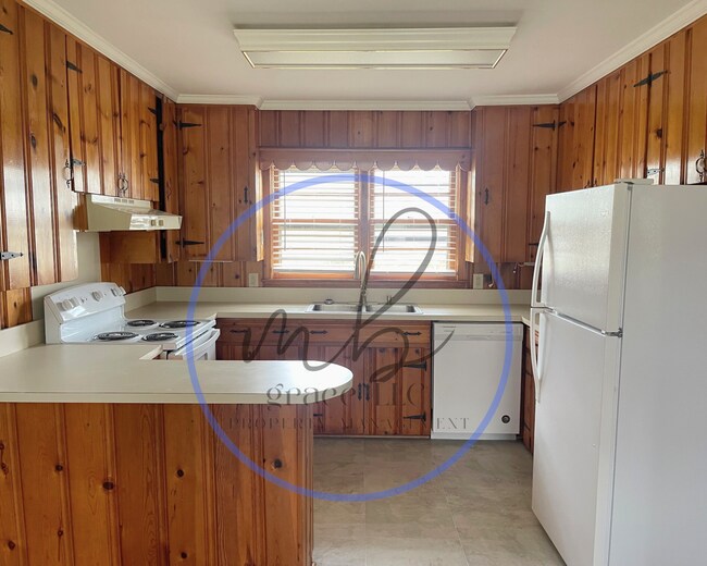 Building Photo - 5705 Creighton St