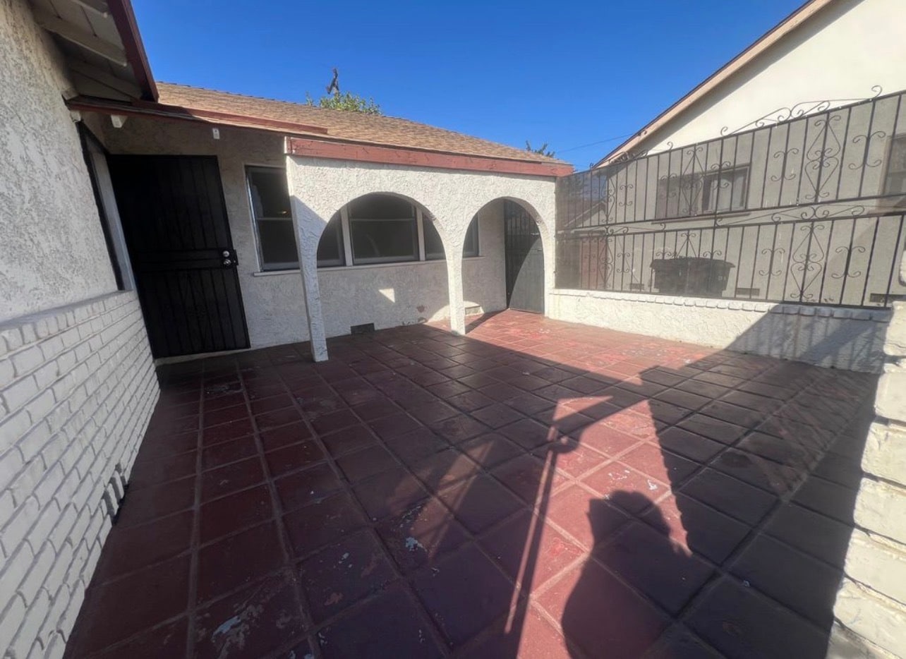 Building Photo - 10063 Faywood St