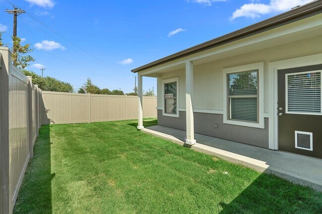 Building Photo - 1109 Saffira-
