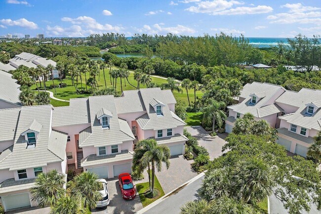 Building Photo - 2905 Fairway Dr N