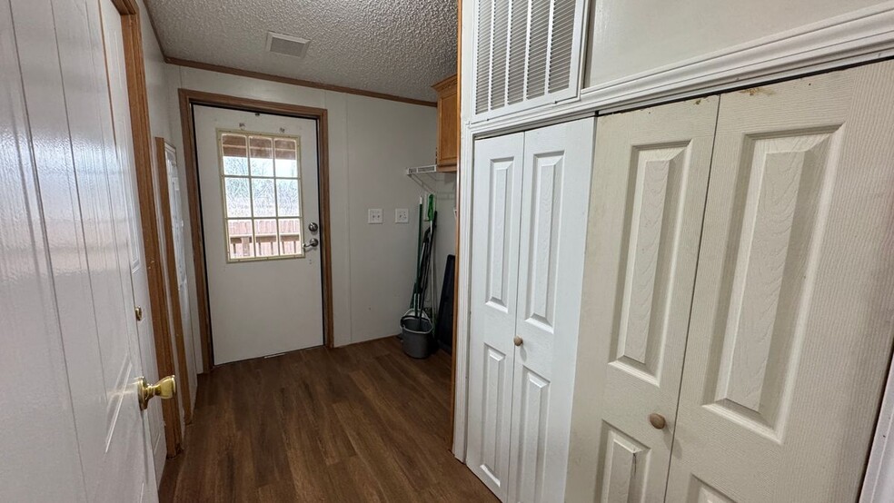 Building Photo - 21120 Binford Rd