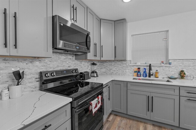 Building Photo - 1024 Greenlee St