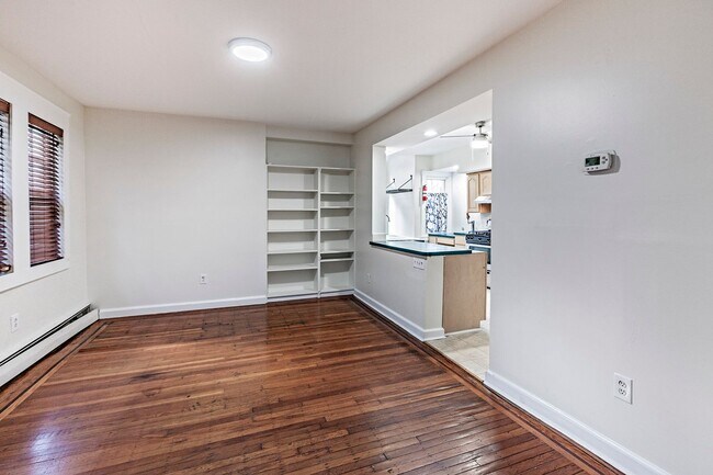 Building Photo - 3 bedroom, 1.5 bath home in The Triangle, Wilmington, DE