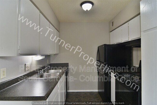 Building Photo - 411 Old Manor Rd