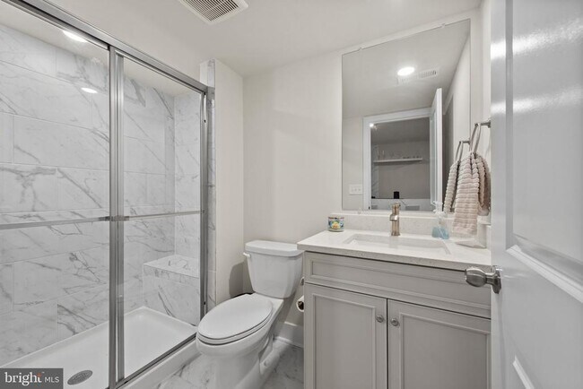 Building Photo - 513 Waters Lndg Dr