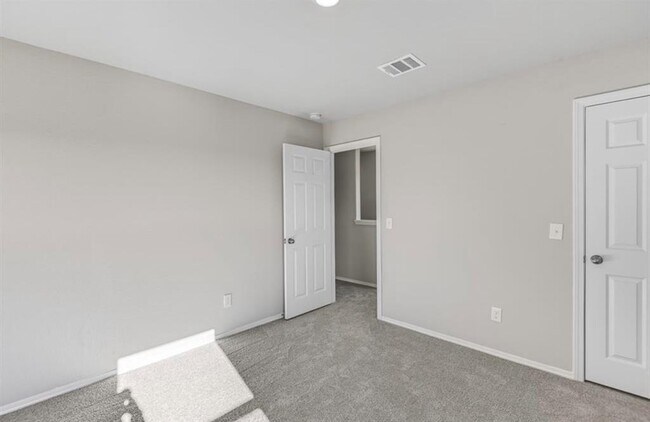 Building Photo - 9617 Last Maples Trl
