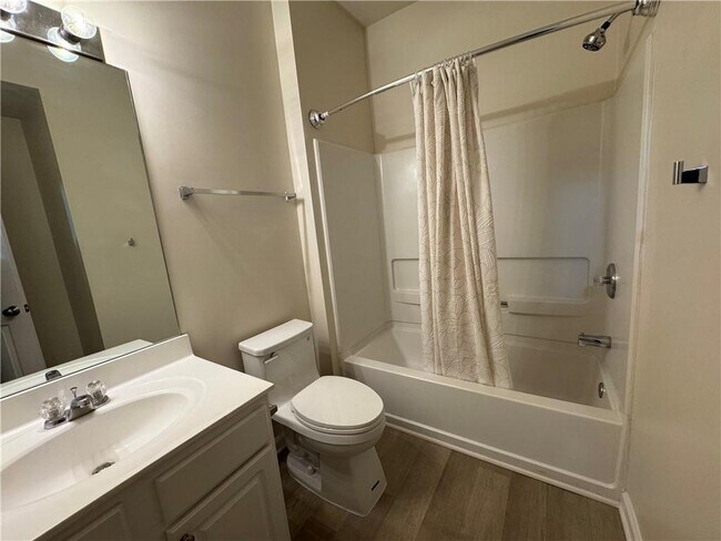 Building Photo - 1379 Thornborough Dr