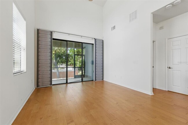 Building Photo - 11804 13th Way N