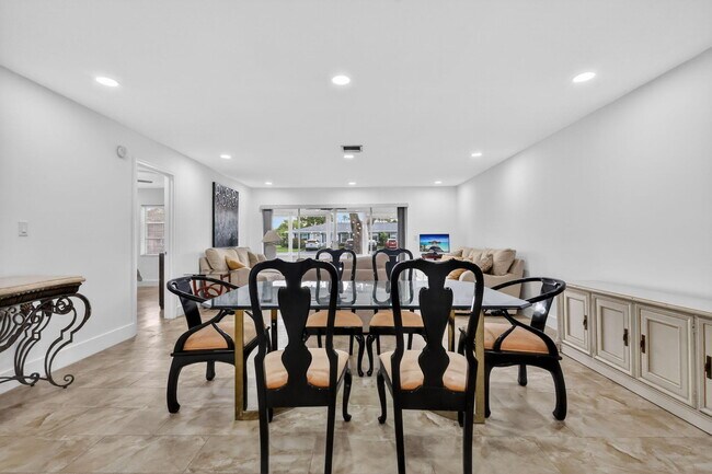 Building Photo - 5093 Privet Pl
