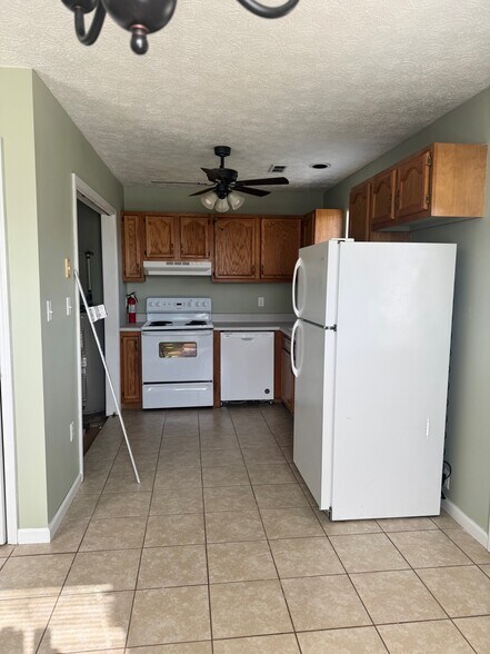 Building Photo - 58 Snow Hill Church Rd