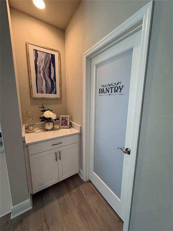 Building Photo - 12558 Oak Hill Way