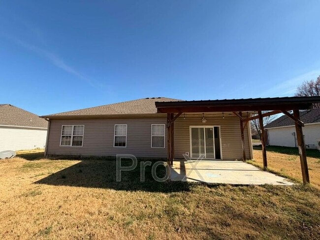 Building Photo - 1604 Prier Ln