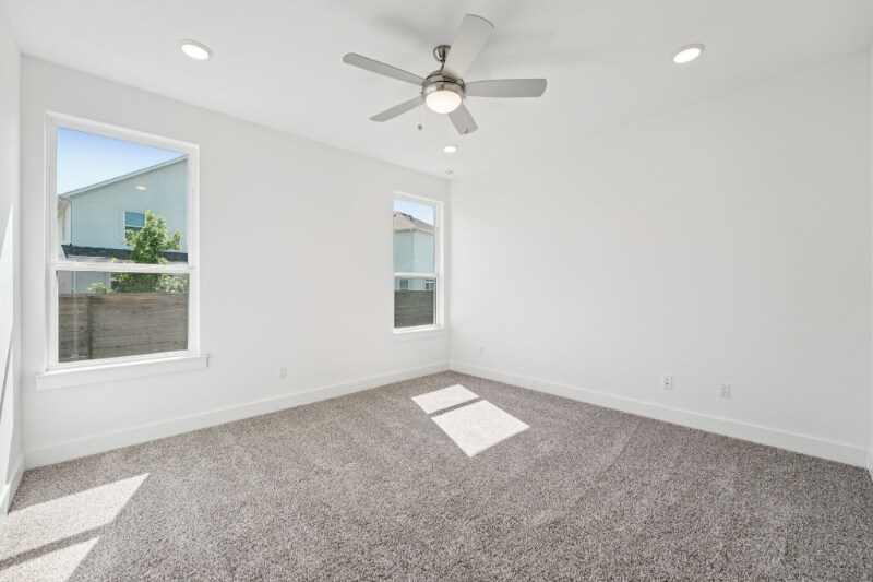 Building Photo - 1112 Yaupon Holly Dr