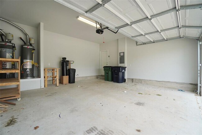 Building Photo - 2513 Danbury Ln