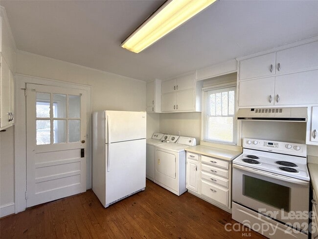 Building Photo - 1133 Princeton Ave