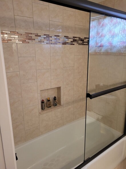 2nd bath shower - 11 Sunset Dr