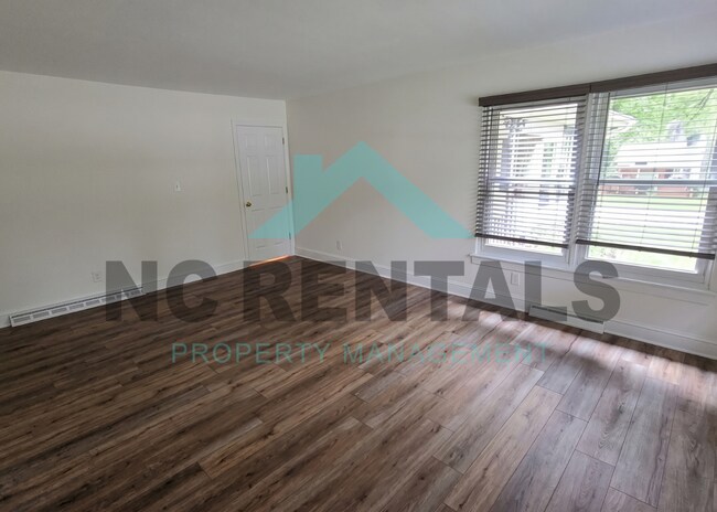 Building Photo - 706 Hedrick Dr