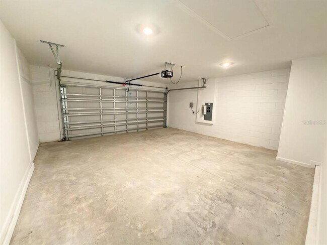 Building Photo - 3212 Alpine Wy