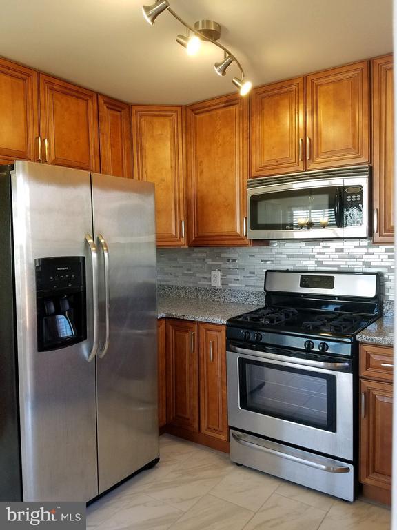 Building Photo - 14210 Autumn Cir