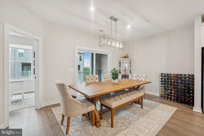 Building Photo - 4610 Olivine Dr