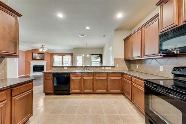 Building Photo - 9624 Sleepy Hollow Dr