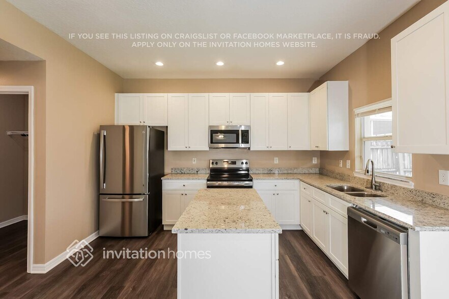 Building Photo - 721 Star Pointe Dr