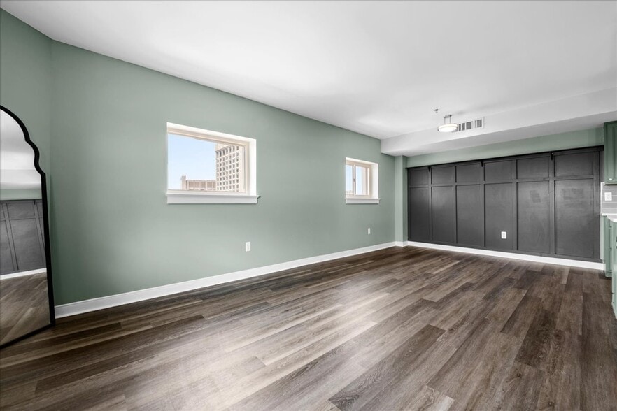Building Photo - 525 W Lafayette Blvd