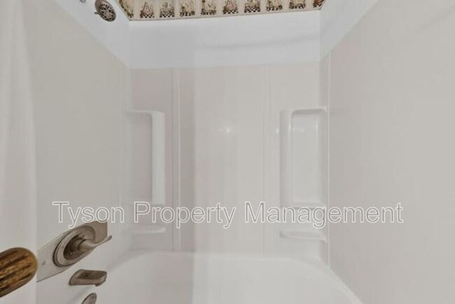 Building Photo - 1225 Del Mastro Dr SW