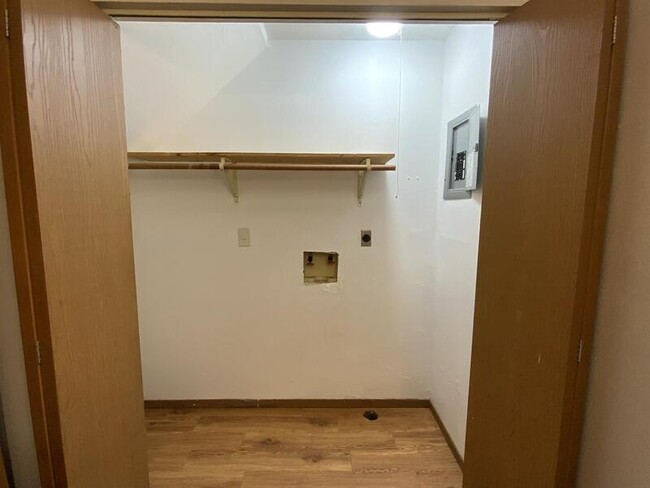 Building Photo - 1028 Belle Valley Dr