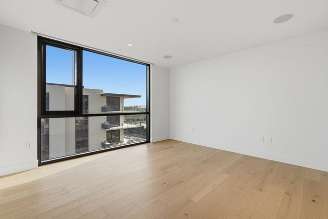 Building Photo - 4849 N Camelback Rdg Dr