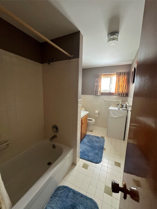 Building Photo - 1005 Murray Hill Rd