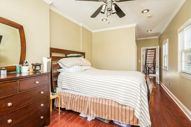 Building Photo - 444 E Fort Ave