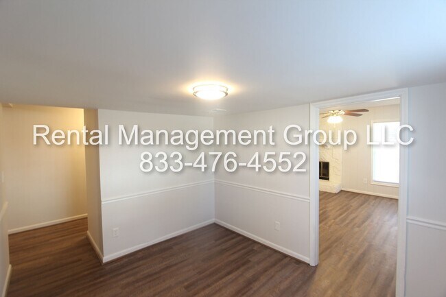 Building Photo - Newly Updated 3BR 2.5BA Townhome in Most Convenient Pelham Location