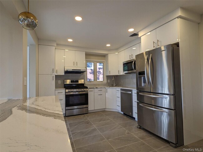 Building Photo - 251-16 Gaskell Rd